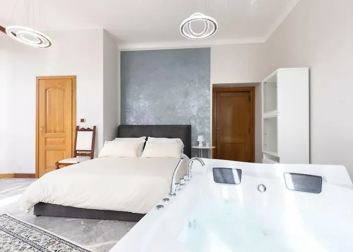 Appartement Jacuzzi In Front Of The Colosseum